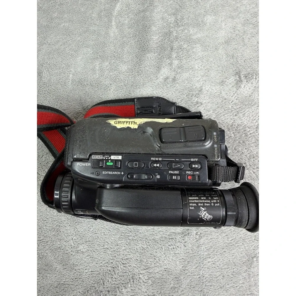 Sony CCD-TR5 Handycam Camcorder Lot As Is Untested